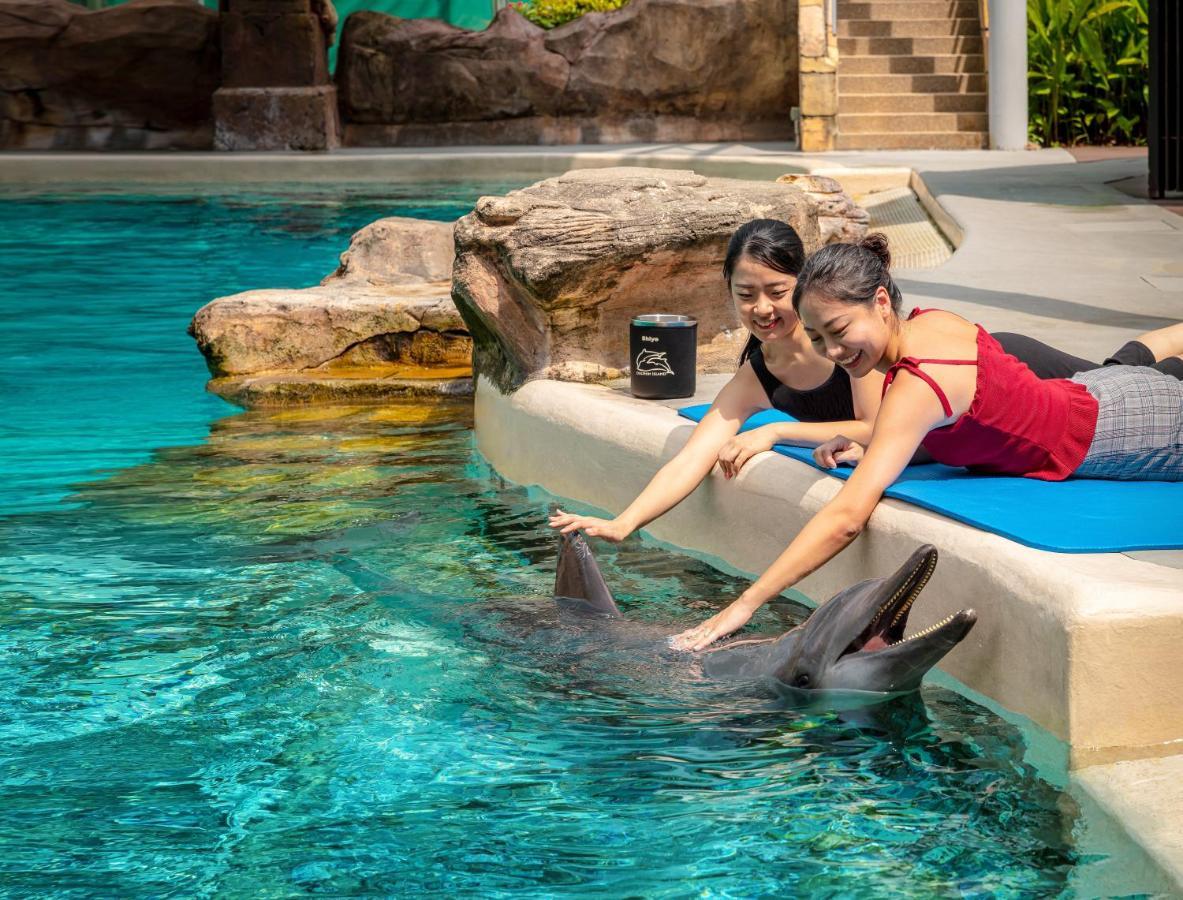 Resorts World Sentosa - Hotel Singapura Exterior foto Dolphin Interaction